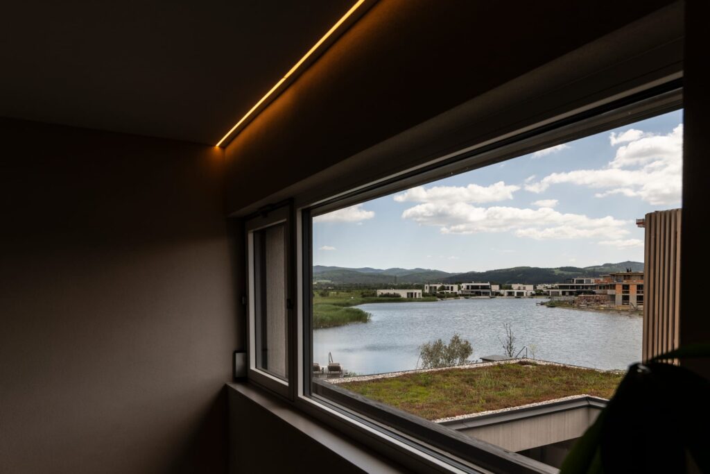 Seevilla Lanzenkirchen Fenster mit Blick auf den See