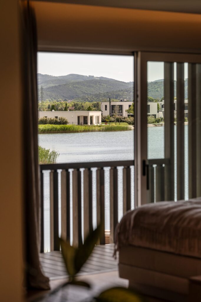 Seevilla Lanzenkirchen Balkon mit Seeblick